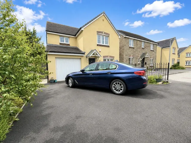 Castleton Grove, Haverfordwest, SA62, photo 2