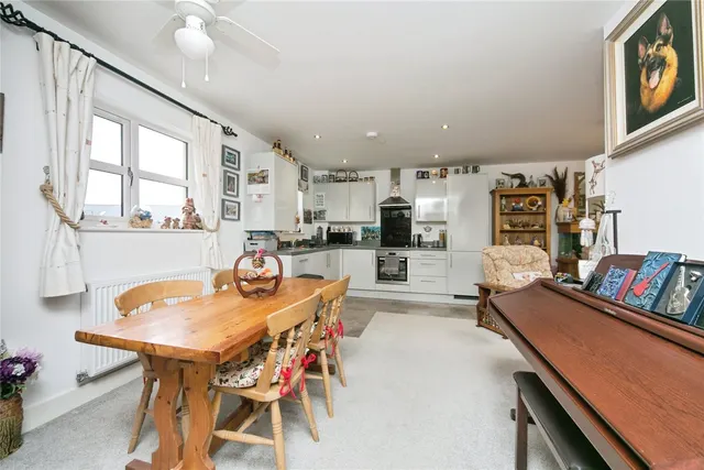 Trinity Avenue, Llandudno, LL30, photo 3