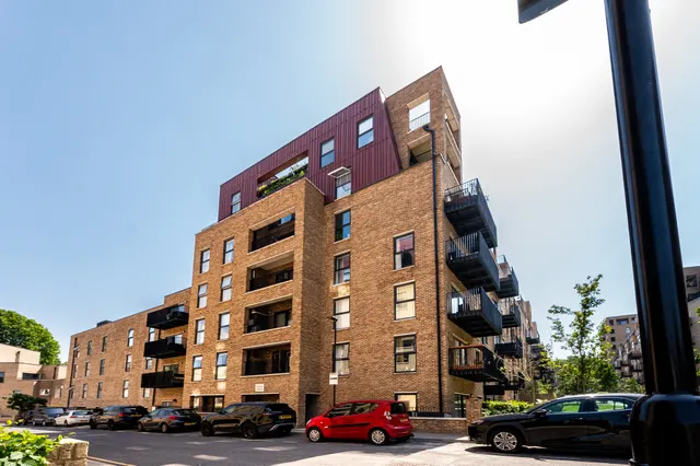 Flat 401, Chichely Heights, 2 Moy Lane, London, photo 1