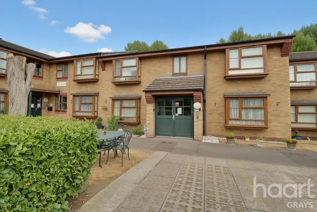 Palmers Drive, Grays, RM17, photo 1