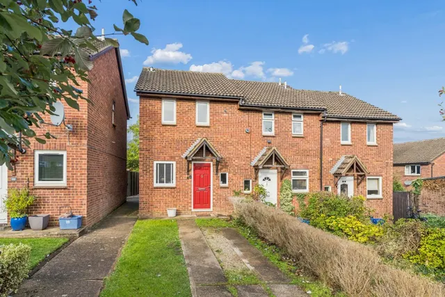 2 bedroom house, Byron Close, Hitchin, SG4