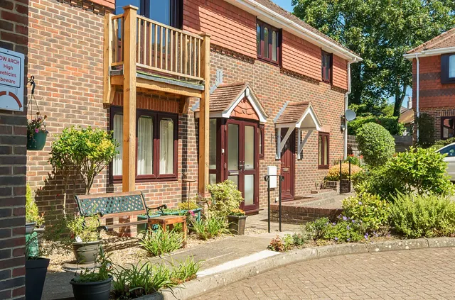 Crossways Road, Grayshott, GU26, photo 1