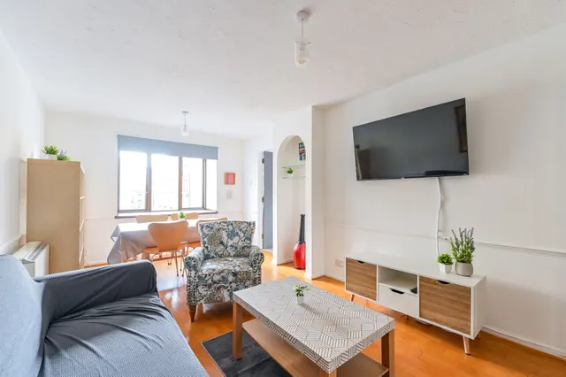 25 Tyndal Court, Transom Square, London, photo 1