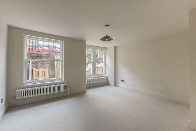 Photo 3 — Quennington Mansions, Rostrevor Road, Fulham, London, SW6 5AU