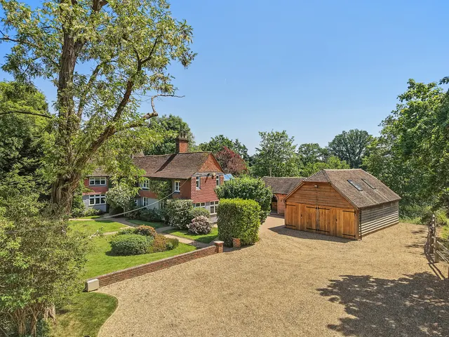 Ifield Road, Charlwood, RH6, photo 1