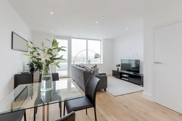 Lombard Road, Battersea, SW11, photo 2
