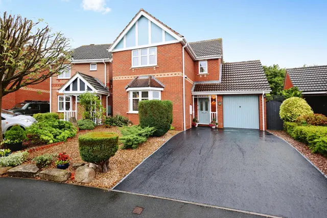 Swan Drive, Droitwich, WR9, photo 1