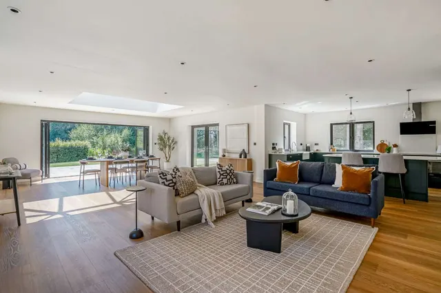 Boundary Road, Rowledge, Farnham, Surrey, GU10 4EP, photo 1