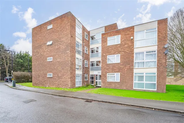 Azalea Close, Hanwell, photo 1