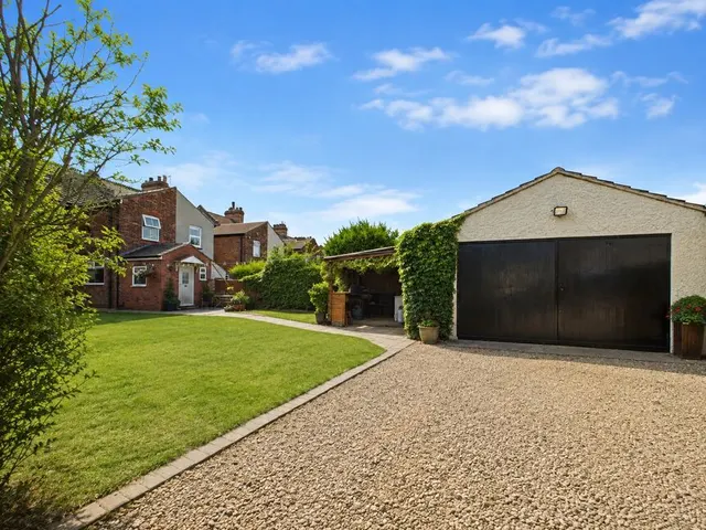 Photo 2 — Hull Road, Hedon, East Yorkshire, HU12