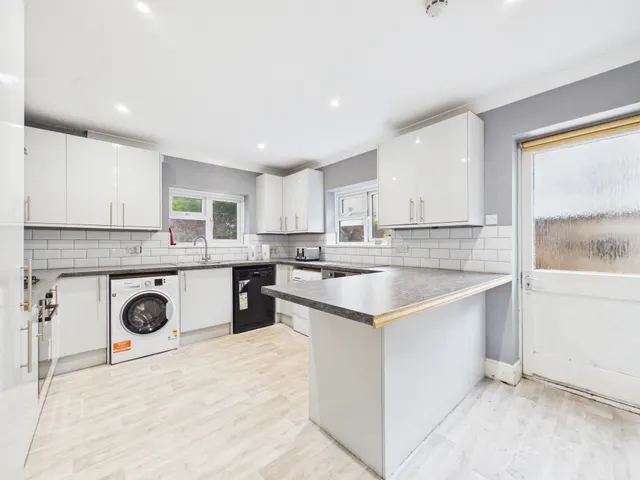 Photo 2 — St. Pauls Road, Gloucester, GL1 5AR
