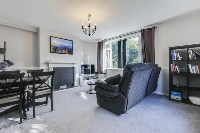 Springfield Gardens, Horsforth, LS18, photo 2