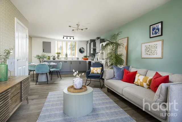 Wessex Close, London, IG3, photo 3