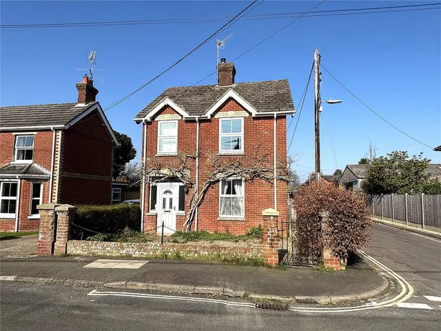 Alexandra Road, Fordingbridge, Hampshire, SP6 1EJ, photo 1