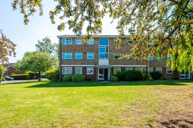 35 Jordans Close, Guildford, photo 1