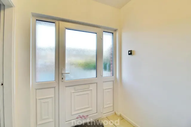 Church Lane, Bessacarr, DN4, photo 2