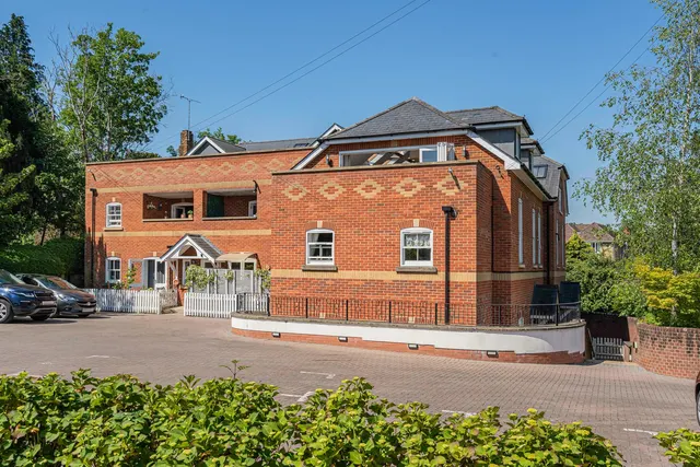 School Hill, Wrecclesham, GU10, photo 1