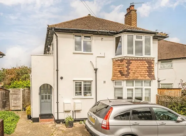Grove Close, Kingston Upon Thames, KT1, photo 1