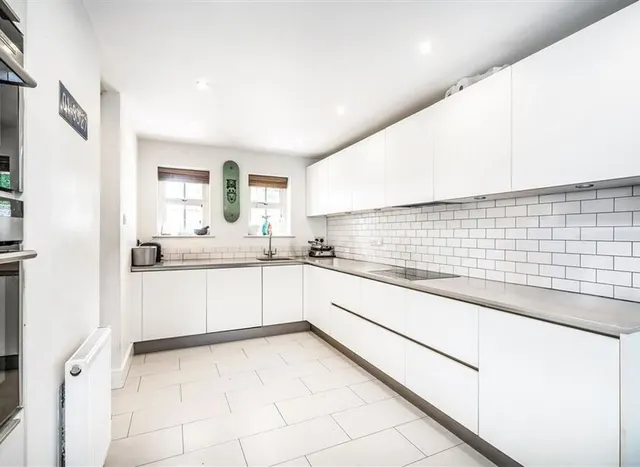 North Place, Teddington, TW11, photo 3