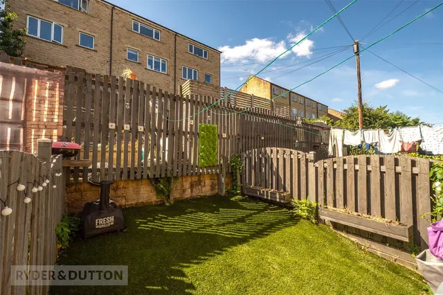 Manchester Road, Linthwaite, HD7, photo 2