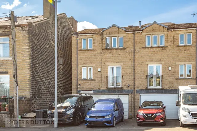 Manchester Road, Linthwaite, HD7, photo 1