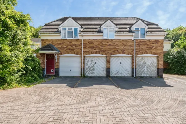 Ayr Close, Chippenham, photo 1