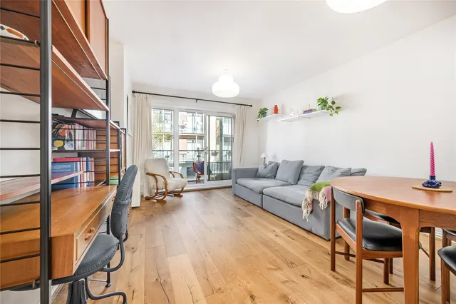 Oakwood Close, Hither Green, SE13, photo 2