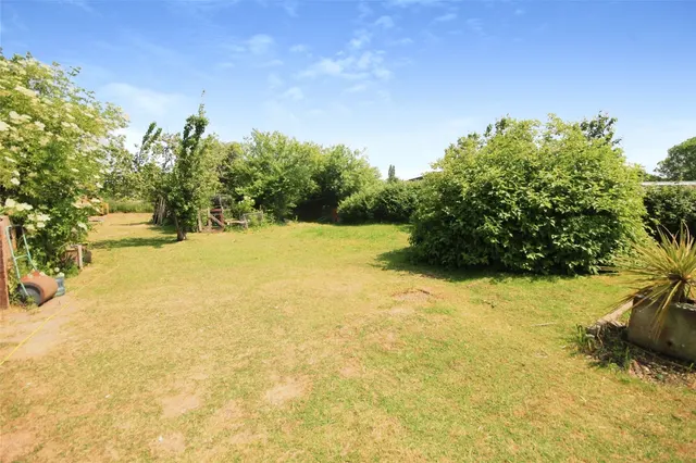 Photo 2 — Meadow Lane, Runwell, Wickford, Essex, SS11