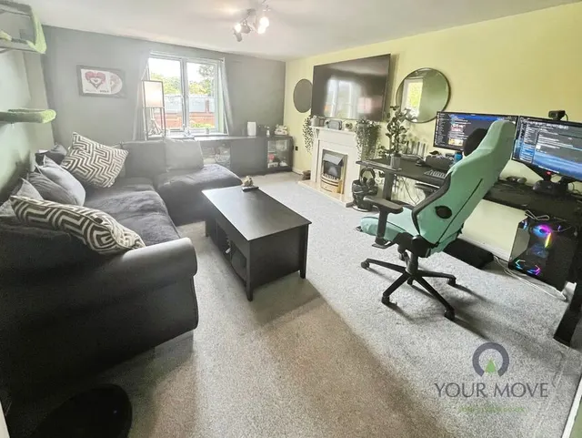 Luanne Close, Cradley Heath, B64, photo 3