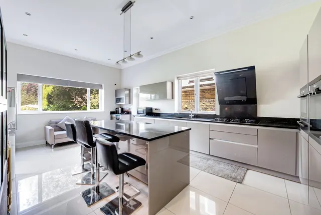 Hamilton Road, London, W5, photo 2