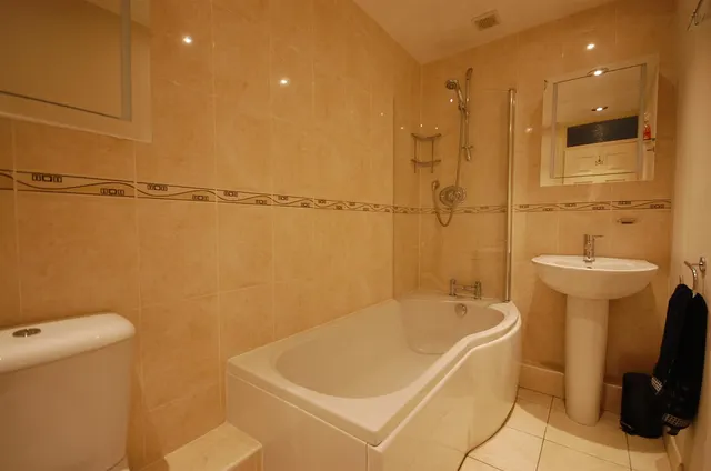 Heacham Avenue, Ickenham, UB10, photo 3