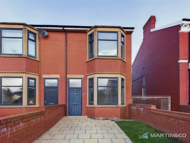 Empress Drive, Blackpool, photo 1