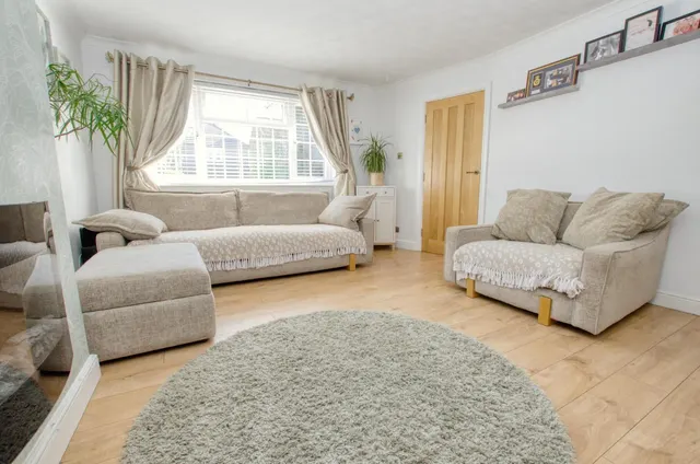 Photo 2 — Tenterton Avenue, Southampton, SO19 9HT