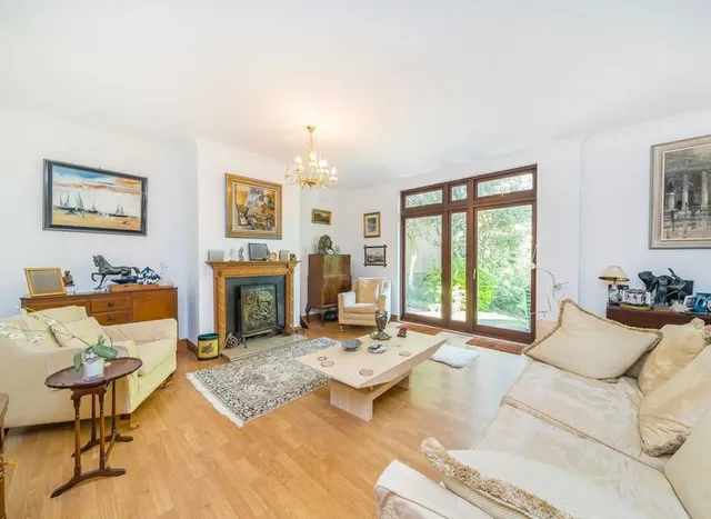 Photo 2 — Highfields Grove, Highgate, N6