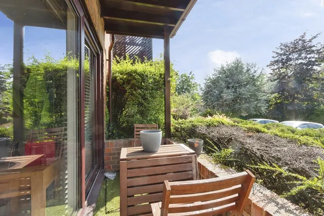 Collingwood Rise, Camberley, GU15, photo 2