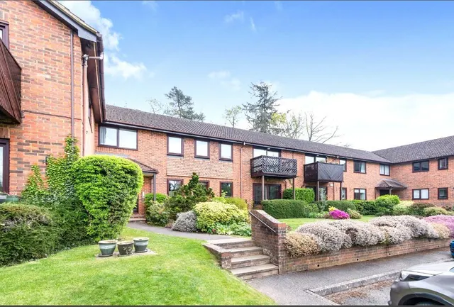 Collingwood Rise, Camberley, GU15, photo 1