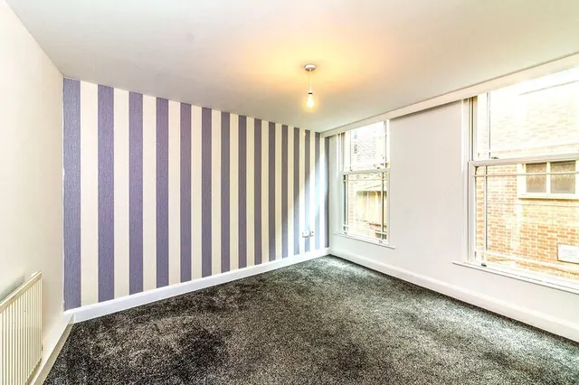 College Street, Rotherham, S65, photo 3