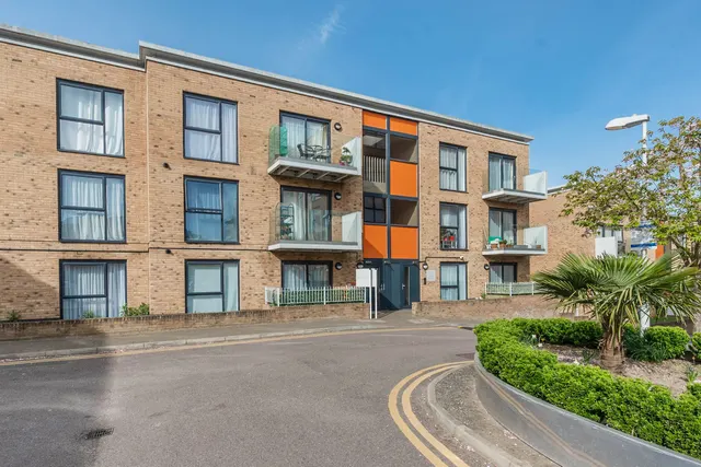 Flat 17, Gemini Court, 12 Zodiac Close, Edgware, photo 1