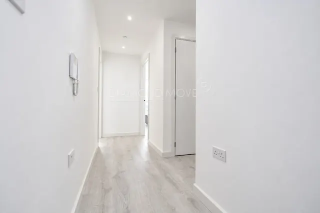 Photo 3 — Smithy Lane, Hounslow, TW3 1EY