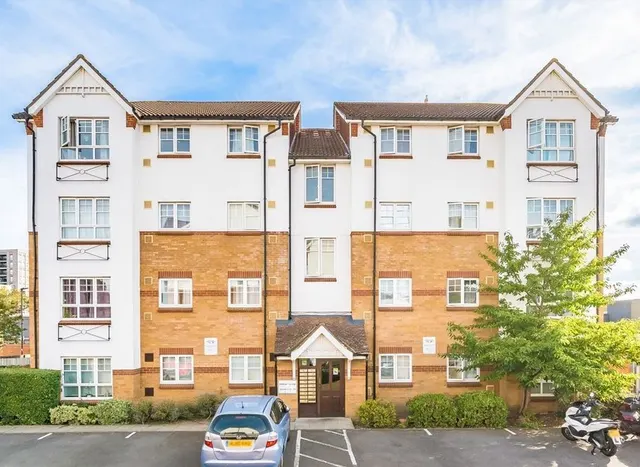 Perkin Close, Hounslow, TW3, photo 1