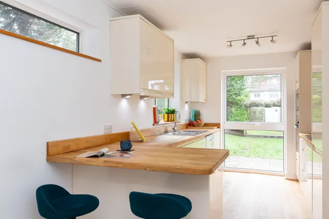 Photo 3 — Southgate Road, Potters Bar, Hertsmere, EN6