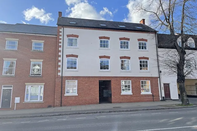 West End Court, Crompton Street, Warwick, photo 1