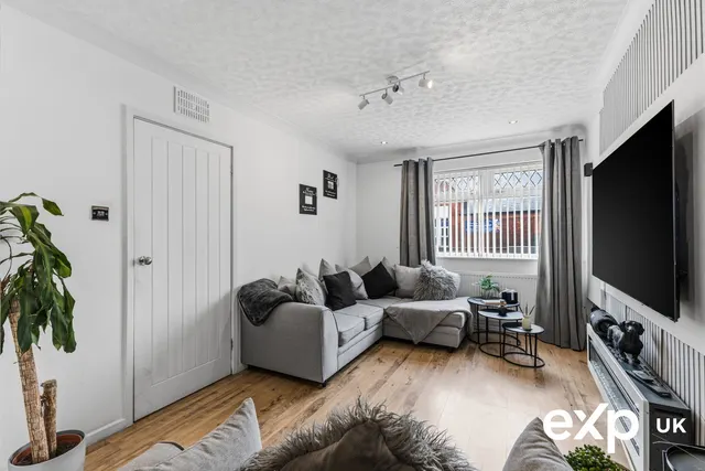Photo 3 — Priestsic Road, Sutton-in-ashfield, NG17 4EA