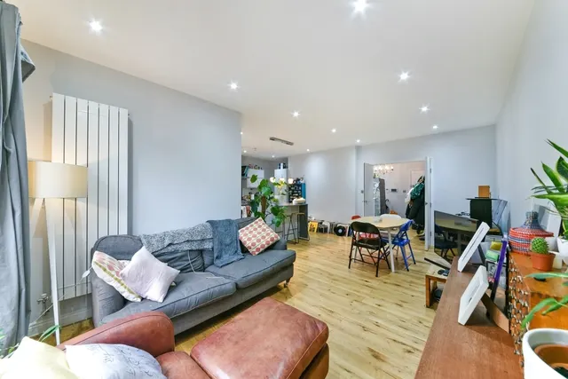 East Dulwich Grove, London, SE22, photo 2