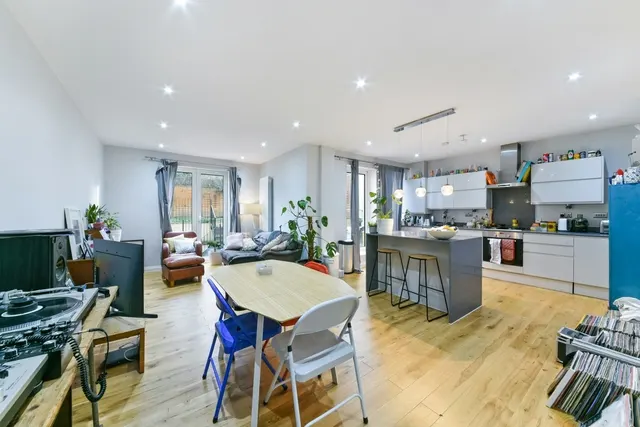 East Dulwich Grove, London, SE22, photo 1