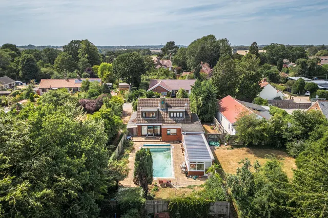 Award Winning Detached Family Home in, photo 3