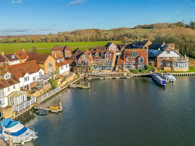 Photo 2 — North Quay, Abingdon Marina, Abingdon, Oxfordshire, OX14 5RY