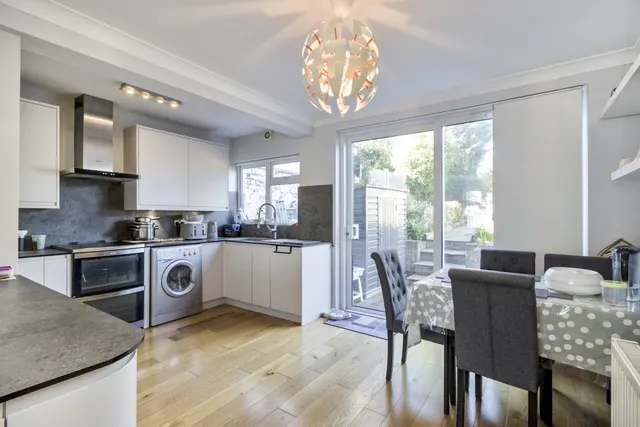 Collindale Avenue, Erith, DA8, photo 3
