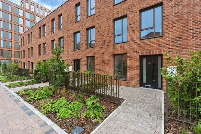 Lumina Village, Old Trafford, M16, photo 1