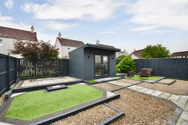 Photo 2 — 190 Deveron Road, Troon, KA10 7LT